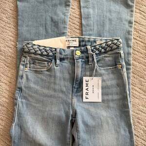 FRAME Mid-Rise Cropped Bootcut Jeans in Fountain, Size 26